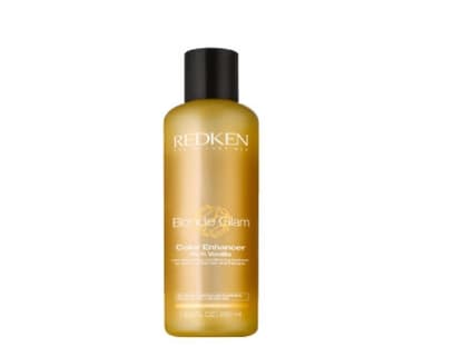 Farbauffrischer für Gold- und Honigtöne: "Blond Glam Color Enhancer Rich Vanilla" von Redken, 250 ml ca. 23 Euro