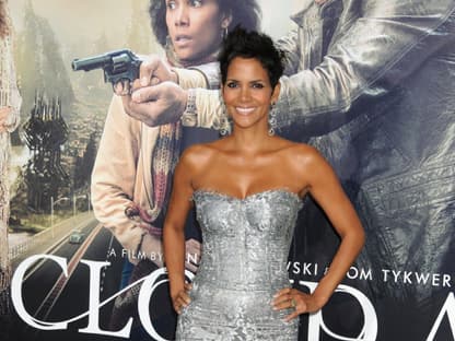 Premiere des Abenteuer-Epos „Cloud Atlas“ in L.A.: Hauptdarstellerin Halle Berry kam am Abend des 24. Oktober höchstpersönlich vorbei, um das Film-Highlight vorzustellen