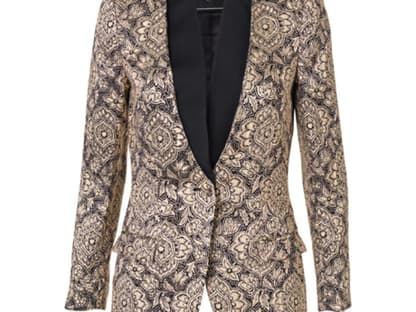 Nicht nur im Sommer ein treuer Begleiter  der Deuerbrenner Blazer kommt auch im Fashion-Herbst zum Einsatz! Von By Malene Birger, ca. 400 Euro