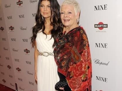 Kolleginnen unter sich: Fergie mit Judy Dench