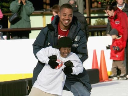 Schauspieler Cuba Gooding Jr. hat großen Spaß beim Schlittschuhlaufen im Central Park 