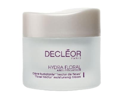 Ein aus Meeralgen gewonnener Codiumextrakt bringt Feuchtigkeit bis in die tieferen Hautschichten "Hydra Floral Anti Pollution - Crème hydratante necta de fleurs" von Decléor, 50 ml ca. 47 Euro