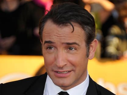 Der skeptische Blick war bei Jean Dujardin nicht begründet: Er ging mit einem Award nach Hause