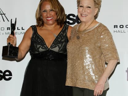 Bette Midler gratuliert Darlene Love﻿