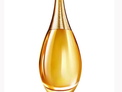 4. âJ'adore EdP", dieser Klassiker versprüht Nuancen von Mandarine, Veilchen und Brombeermoschus. Von Dior, EdT 50 ml ca. 70 Euro,