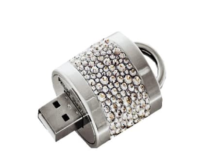 Usb-stick 
mit Kristallen von Swarovski, 
ca. 110 Euro