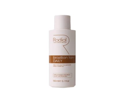 Sie wollen Ihre Bräune erhalten: Tönende und straffende Körperlotion "Brazilian Tan Daily" von Rodial, 150 ml ca. 45 Euro  