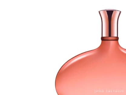 Romantisch: Grappa mit Aprikose: "Woman" von John Varvatos, EdP, 50 ml ca. 70 Euro 
