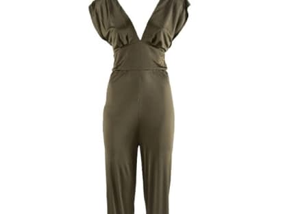 Glamourös: Moosgrüner Overall mit 
Taillenbetonung von Guess 
by Marciano, ca. 160 Euro