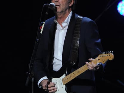 Allein durch die Einnahmen kamen über 24 Mio. Euro zusammen. Stars wie Eric Clapton verzichteten auch auf ihre Gage, um den Notleidenden zu helfen