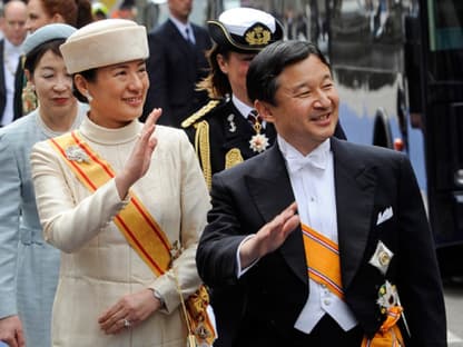 Ein seltener Aufrtiit: Auch Japans Kronprinzenpaar, Naruhito und  Kronprinzessin Masako, zeigte sich bei der offiziellen Amtseinführung in der Kirche von Amsterdam