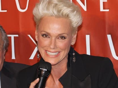 In Staffel 6 wurde Schauspielerin und Model Brigitte Nielsen zur Dschungelkönigin gekürt. Inzwischen tingelt die große Blondine von Show zu Show