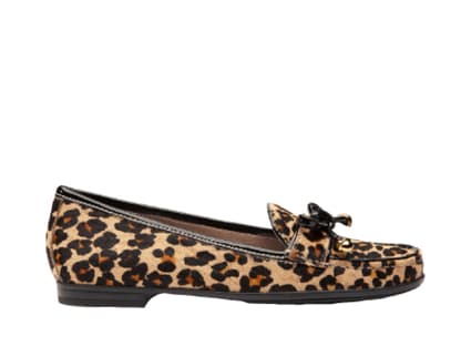 „Boy meets Girl" lautet in dieser Saison das Motto von Top-Labels wie Dolce & Gabbana und Paul Smith. Schuhe in Leo-Optik von Geox, ca. 110 Euro