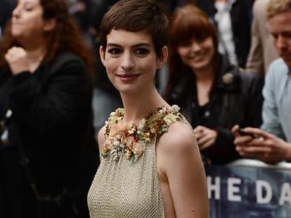 Und die Premieren-Karavane zieht weiter: Am Mittwoch, 18. Juli 2012, feierten Anne Hathway und ihre Crew die "The Dark Knight Rises"-Premiere in London. Und diese Stars waren dabei!