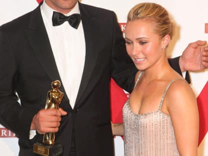 "Romy"-Preisträger Kai Schumann ("Doctors Diary") posiert mit Hollywood-Starlett Hayden Panettiere