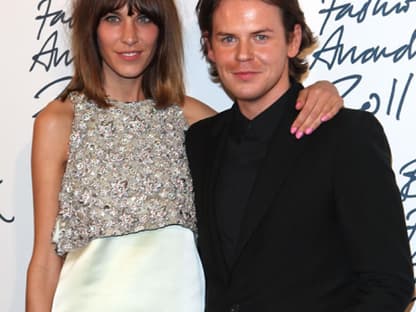 It-Girl, Model und Designerin Alexa Chung kam Arm in Arm mit Designer Christopher Kane