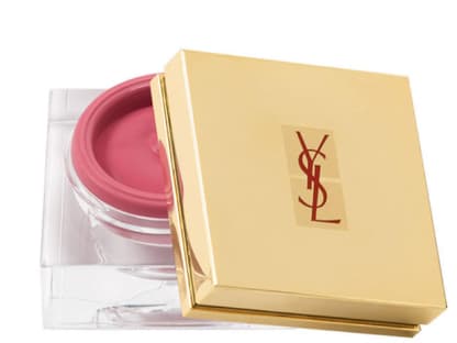 Die Wangen bekommen durch das "CrÃ¨me de Blush Nr. 7" von Yves Saint Laurent, ca. 38 Euro, einen schönen Glow