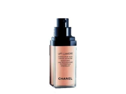 Glättet die Haut: "Lift Lumiére Correcteur Yeux Lissant Jeunesse" von Chanel, ca. 39 Euro