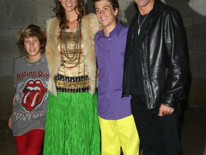 Hippie-Look: Uwe Steeb und seine Frau Kim und die beiden Söhne Luke und Jeremy 