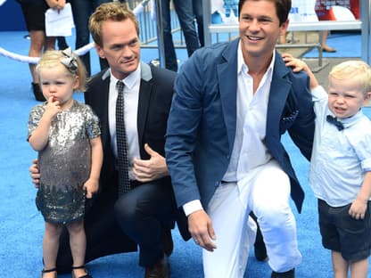 Familienbande: Schauspieler Neil Patrick Harris mit seinem Partner David Burtka und den beiden Kindern Gideon und Harper Harris-Burtka