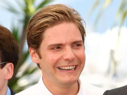 Daniel Brühl ist gut gelaunt