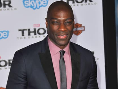 Adewale Akinnuoye-Agbaje spielt gleich zwei Rollen: Er spielt "Algrim", "Malekiths" Leutnant der sich später in den furchterregenden "Kurse" verwandelt