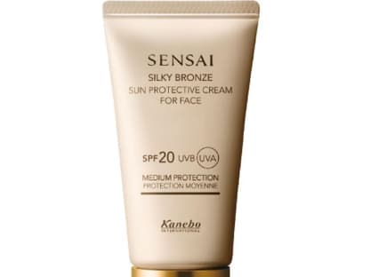 Anti-Aging "Silky Bronze Sun Protective Cream For Face SPF 20" 
von Sensai, 50 ml ca. 95 Euro