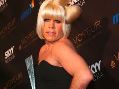 Promi-Blogger Perez Hilton hat sich in ein cooles "Lady GaGa"-Outfit geschmissen