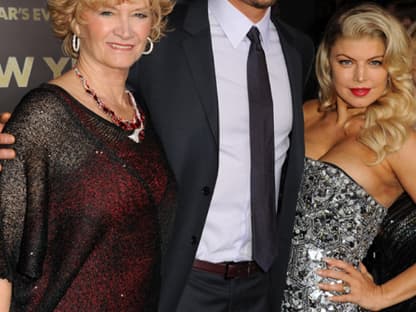 Schauspieler Josh Duhamel kam mit seinen beiden liebsten Frauen: Mama Bonny und Ehefrau Fergie