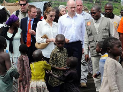 Angelina Jolie ist auf Mission die Welt ein bisschen besser zu machen.