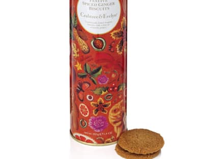 Passend zum Kaffe, Punsch oder zum heißen Kakao! Die "Spiced Ginger Biscuits" gibt es über <a title="http://www.crabtree-evelyn.de/de/shop/artikel/857.php?artikel_id=857" href="http://www.crabtree-evelyn.de/de/shop/artikel/857.php?artikel_id=857" target="_blank">crabtree-evely.de</a>, für ca. 7 Euro zu bestellen