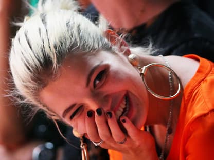 Hat gut lachen: Pixie Geldof bei der Runway-Show von House of Holland