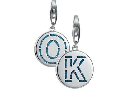 13. September 2012: Die Buchstaben-Charms von Esprit Jewel finden wir einfach toll. Für Intitialen oder wie hier den Namen der Lieblings-Zeitschrift besonders gut geeignet! Charms ab ca. 40 Euro