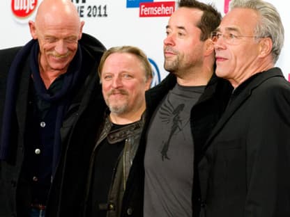 Noch ahnungslos: Joseph Bausch ("Tatort"-Pathologe), Axel Prahl, Jan Josef Liefers, Klaus J. Behrendt ("Tatort"-Kommissare) durften sich später über eine Sonder-Auszeichnung für "Tatort" freuen