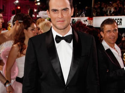 Ebenso wie Hollywood-Star Cheyenne Jackson