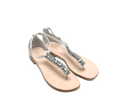 Glitzer: Sandalen mit Strass von Benetton, 
ca. 55 Euro