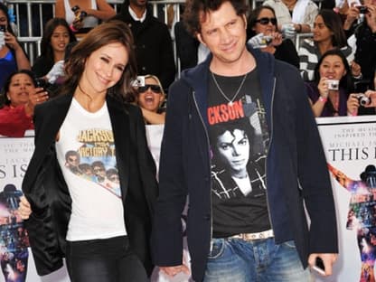 Jennifer Love Hewitt und ihr Freund Jamie Kennedy trugen sogar beide ein Michael Jackson-Shirt 