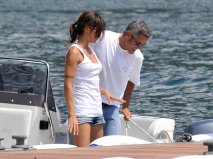 Bilder aus glücklichen Zeiten: Elisabetta Canalis und George Clooney während eines Urlaubs