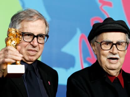 Die 62. Berlinale ist mit einer großen Überraschung am Sonntag, 19.02.2012, zu Ende. Kein Favorit holte sich den Goldenen Bären, sondern das italienische Regieduo Paolo und Vittorio Taviani konnten den Hauptpreis für sich gewinnen. Die Brüder wurden für ihren Film "Cäsar muss sterben" ("Cesare deve morire") augezeichnet