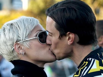 Pink und Carey Hart ganz verliebt nach ihrem Beziehungs-Comeback. Hoffentlich hält diese Liebe ewig!