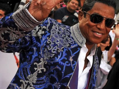 Nicht nur in London wurde die Premiere gefeiert. Natürlich wurde der Film auch in Los Angeles gezeigt. Jermaine Jackson freute sich über die zahlreichen neugierigen Besucher