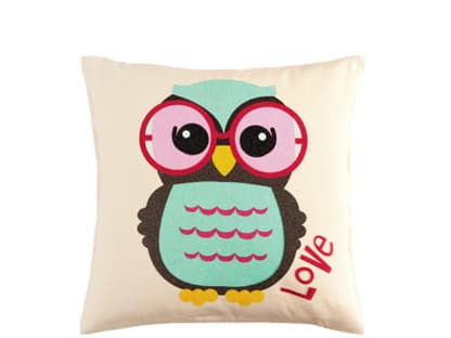 17. Oktober 2012: Tierisch schön! Das Kissen mit buntem Owl-Print hat es uns angetan. Nicht nur schön fürs zu Hause, sondern auch noch total gemütlich! Kissen aus der H&M Home Kollektion, ca. 10 Euro