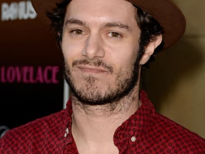 Der Waldschrat-Look steht im besonders gut: Adam Brody 