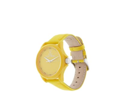 Bringt Sonne in jeden tristen Wintertag: Sonnengelbe Uhr von <a title="http://www.toy-watch.com/de_de/shop.html?color=95&lndg=x" href="http://www.toy-watch.com/de_de/shop.html?color=95&lndg=x" target="_blank">Toywatch</a>, jetzt 65 Euro