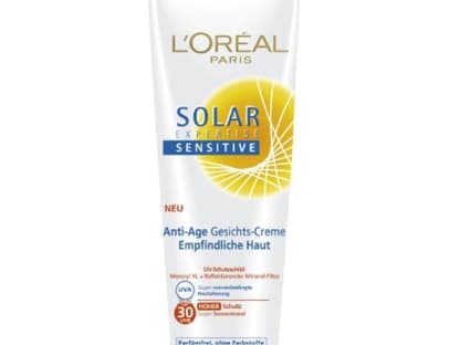 Für Sensibelchen "Solar Expertise Sensitive Anti-Age Gesichts-Creme LSF 50" von LOréal Paris, 75 ml ca. 10 Euro