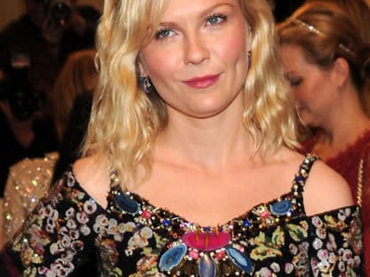 Kirsten Dunst in Chanel