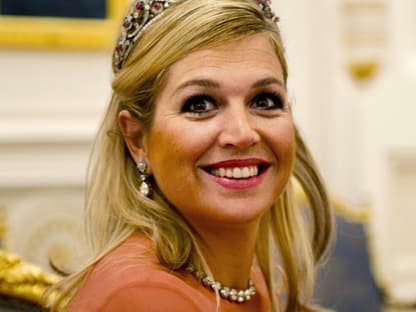 Am 30. April 2013 besteigt Kronprinzessin Máxima der Niederlande den königlichen Thron. OK! zeigt ihren royalen Werdegang. Viel Spaß beim Durchklicken!