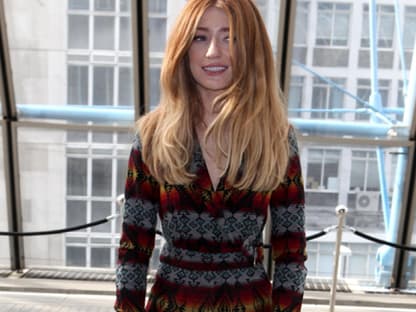 Nicola Roberts kam im auffälligen Einteiler