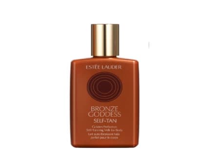 Sie wollen Ihre Bräune erhalten: Bräunungsmilch für den Körper "Bronze Goddess Golden Perfection Self-Tanning Milk for Body" von Estée Lauder, 150 ml ca. 30 Euro 