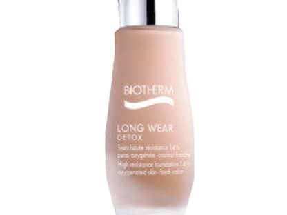 Make-up, das vor Nikotin-Qualm schützt: "Long Wear Detox" von Biotherm, ca. 28 Euro  